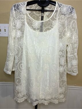 indigo soul White Floral Lace Overlay Tunic